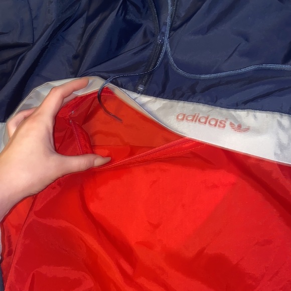 🪸Vintage Adidas windbreaker from the 80’s! - Picture 4 of 11